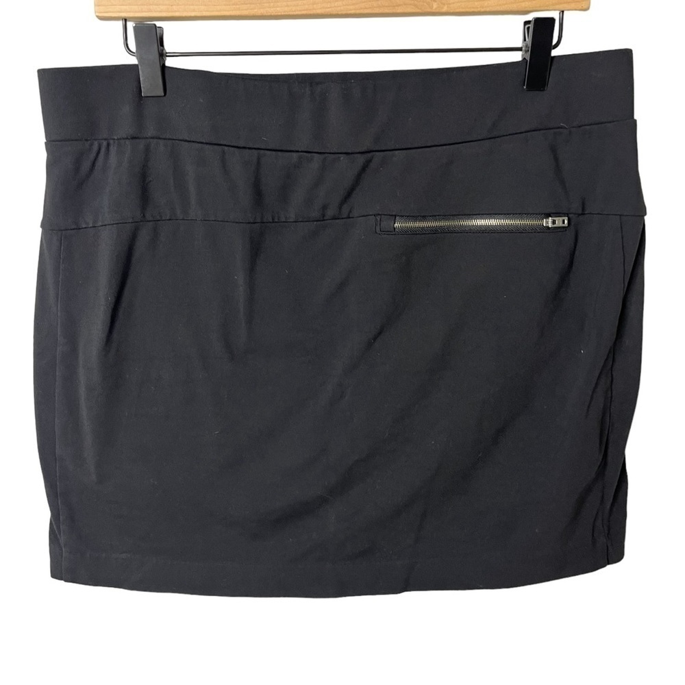 Athleta Modern Metro Skort Black Size Medium Adventure Travel Style 210258 - Picture 4 of 7